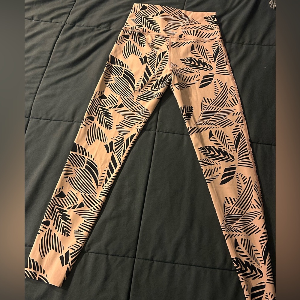 Aerie Chill. Play. Move. Palm Printed Leggings Size Medium - Picture 4 of 5